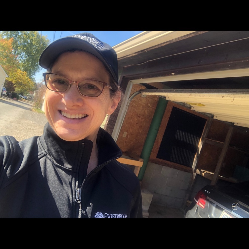 Meet your Posher, Jolie